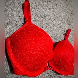 Victoria Secret Bombshell Bra 30C
